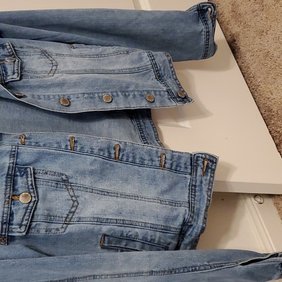 Jean jacket - Picture 4 of 6